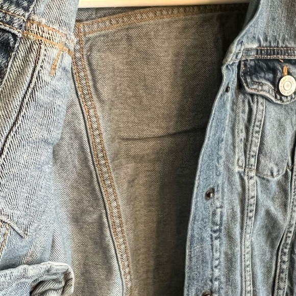 GAP Light Wash Blue Denim Jacket for Kids - Picture 4 of 6